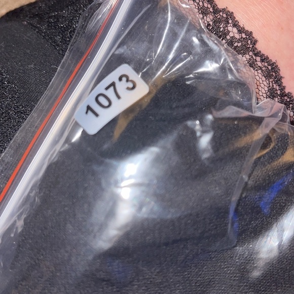 🌹NWT/ AUTOMET CROP TOP - Picture 7 of 7